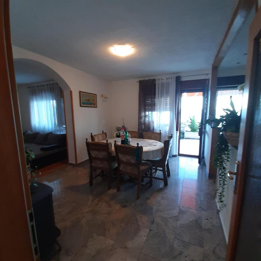 Apartman Nora Omiš Eksteriør bilde