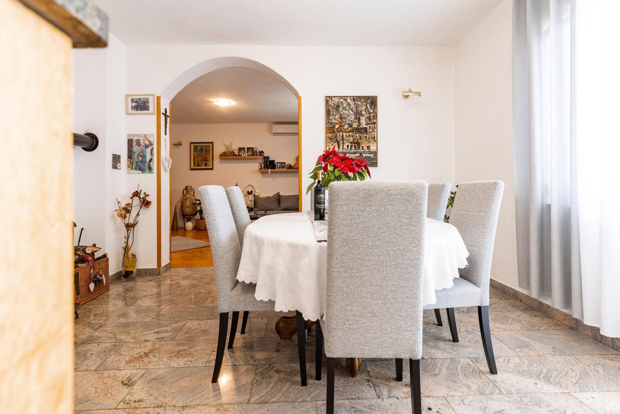 Apartman Nora Omiš Eksteriør bilde