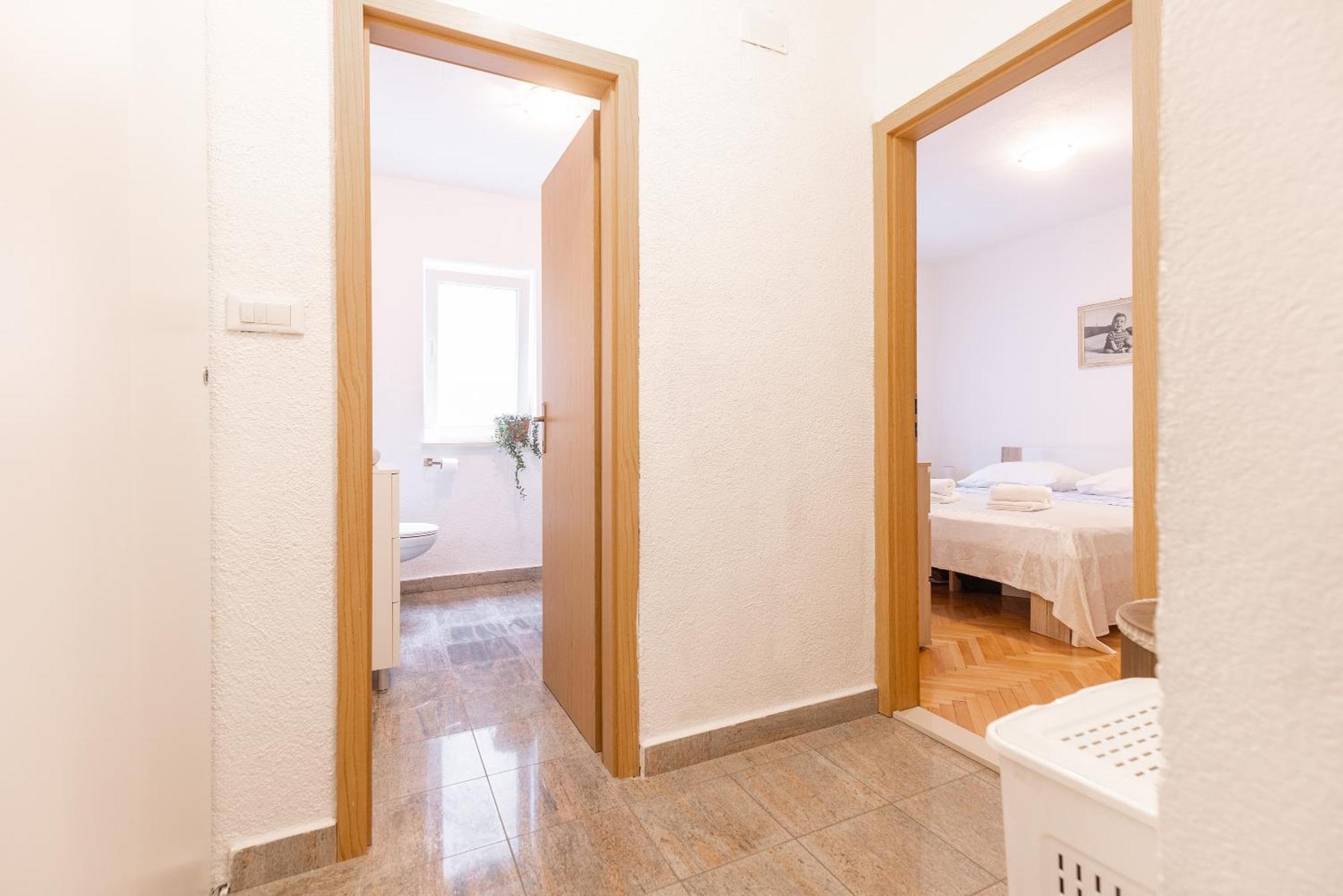 Apartman Nora Omiš Eksteriør bilde