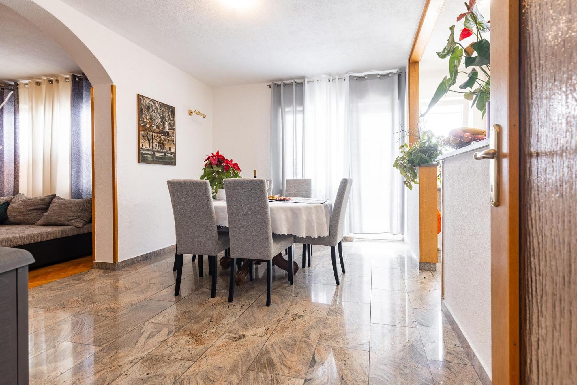 Apartman Nora Omiš Eksteriør bilde