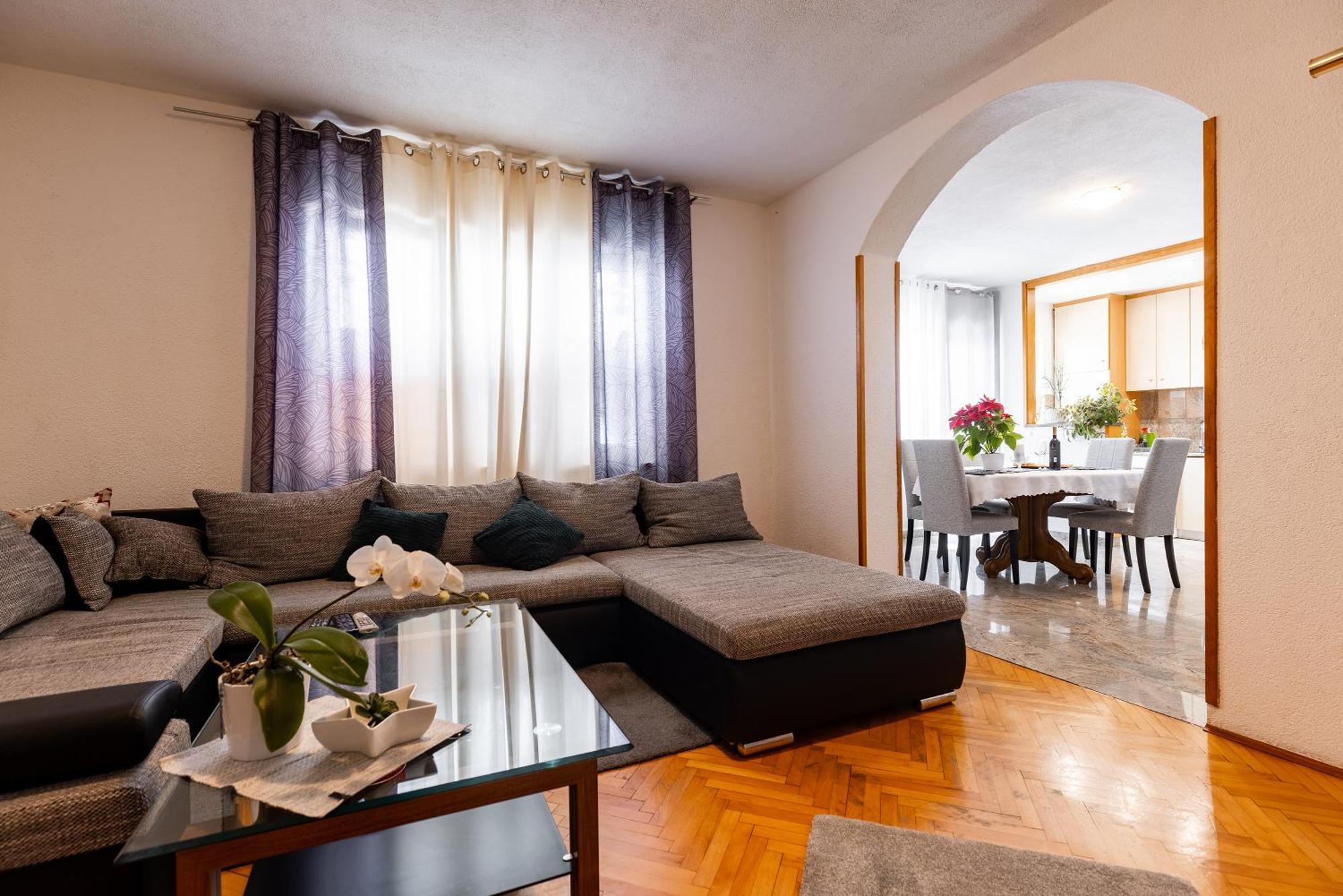 Apartman Nora Omiš Eksteriør bilde