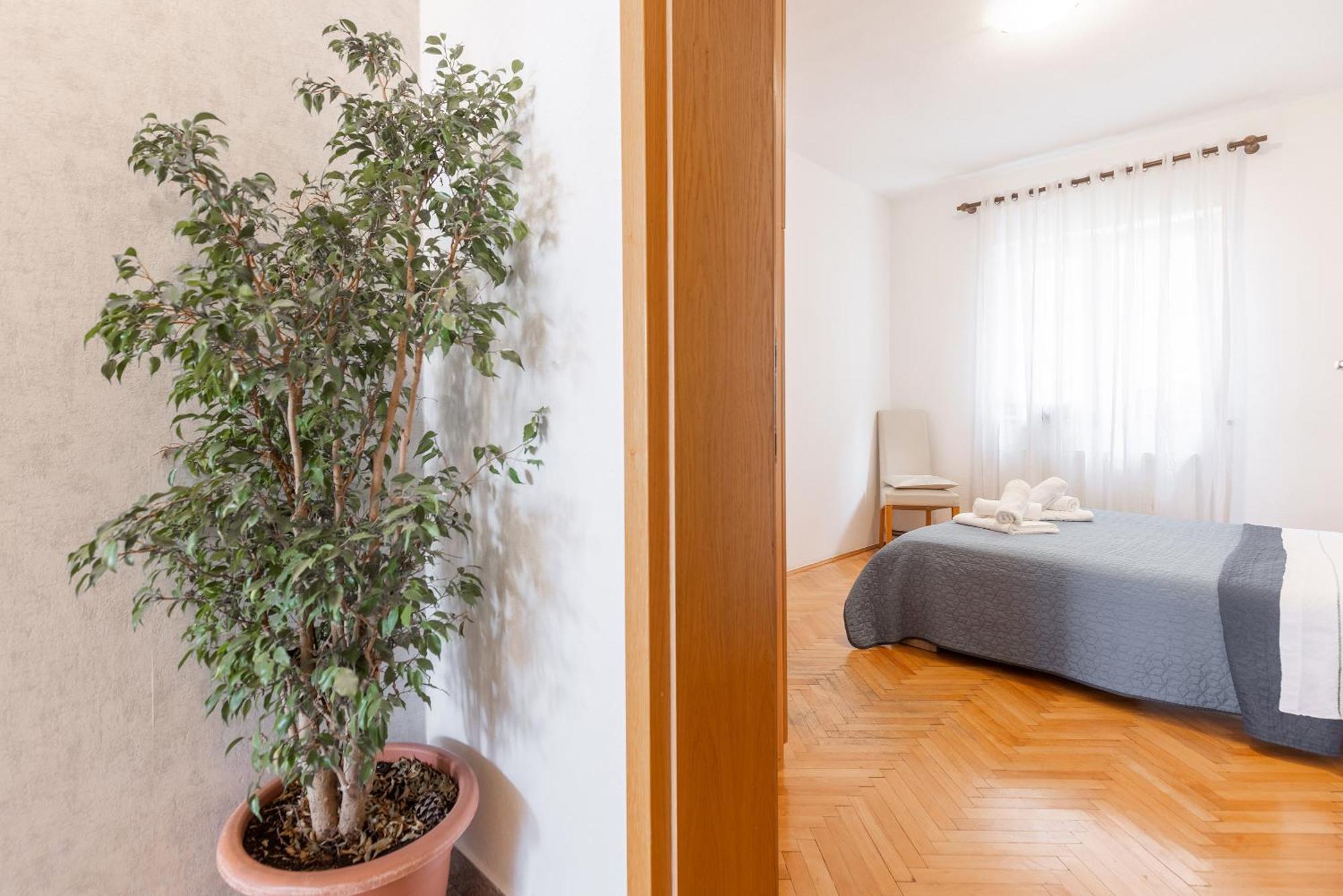 Apartman Nora Omiš Eksteriør bilde