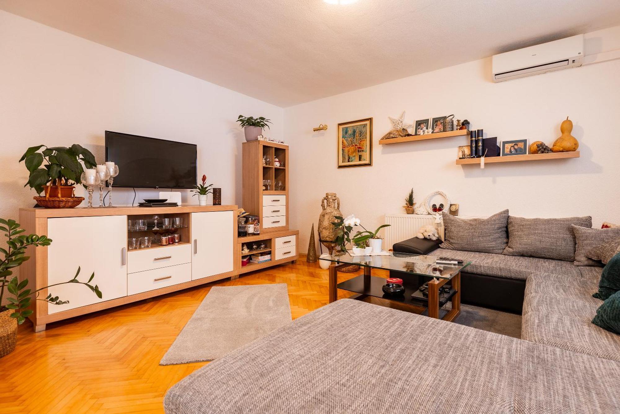 Apartman Nora Omiš Eksteriør bilde